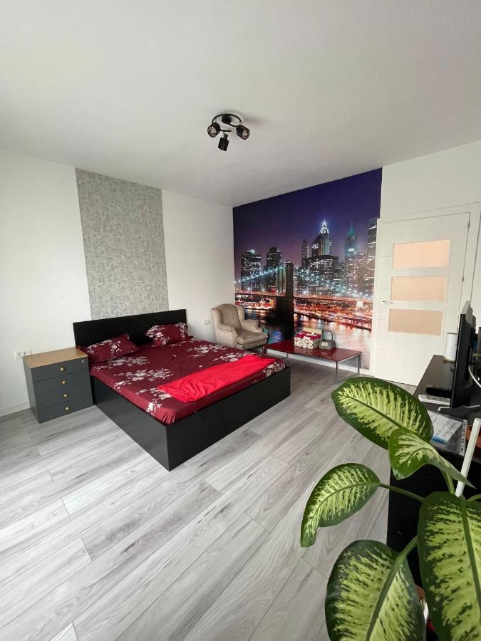 Manhattan Studio In Bukares Bagian luar foto
